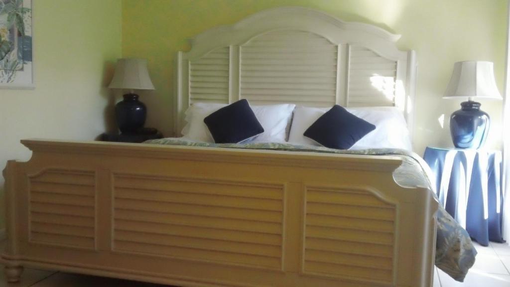 Wiggins Pass Chalet Bonita Springs Room photo