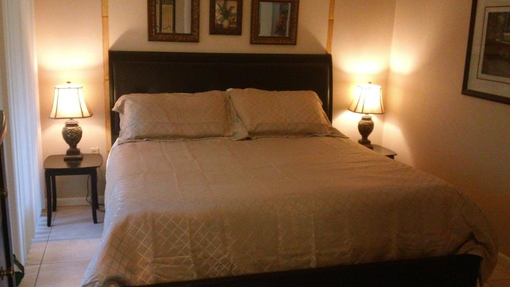 Wiggins Pass Chalet Bonita Springs Room photo