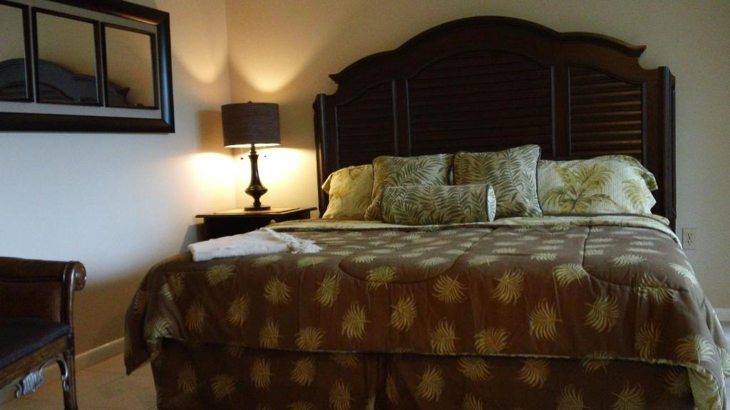 Wiggins Pass Chalet Bonita Springs Room photo