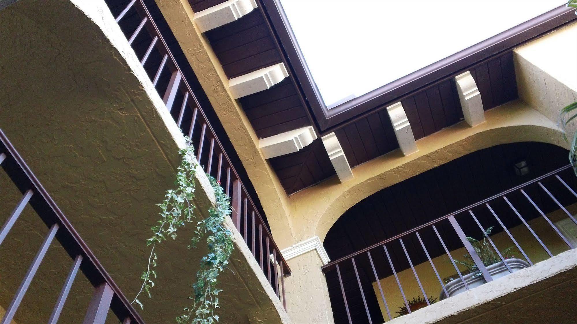 Wiggins Pass Chalet Bonita Springs Exterior photo